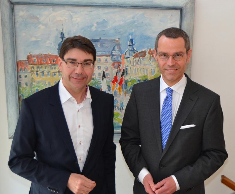 100 Tage im Amt: Oberb&uuml;rgermeister Thomas Hirsch (links) und B&uuml;rgermeister Dr. Maximilian Ingenthron (rechts)