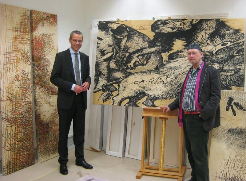 B&uuml;rgermeister Dr. Maximilian Ingenthron besuchte jetzt Professor Diethard Herles in den Atelierr&auml;umen des Instituts  f&uuml;r Kunstp&auml;dagogik und Kunsttheorie in der Villa Streccius