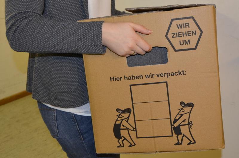 Die Umzugskartons sind bereits seit Ende vergangener Woche gepackt, seit Montag ziehen die Mitarbeiterinnen und Mitarbeiter des Sozialamts nun in die Friedrich-Ebert-Stra&szlig;e um