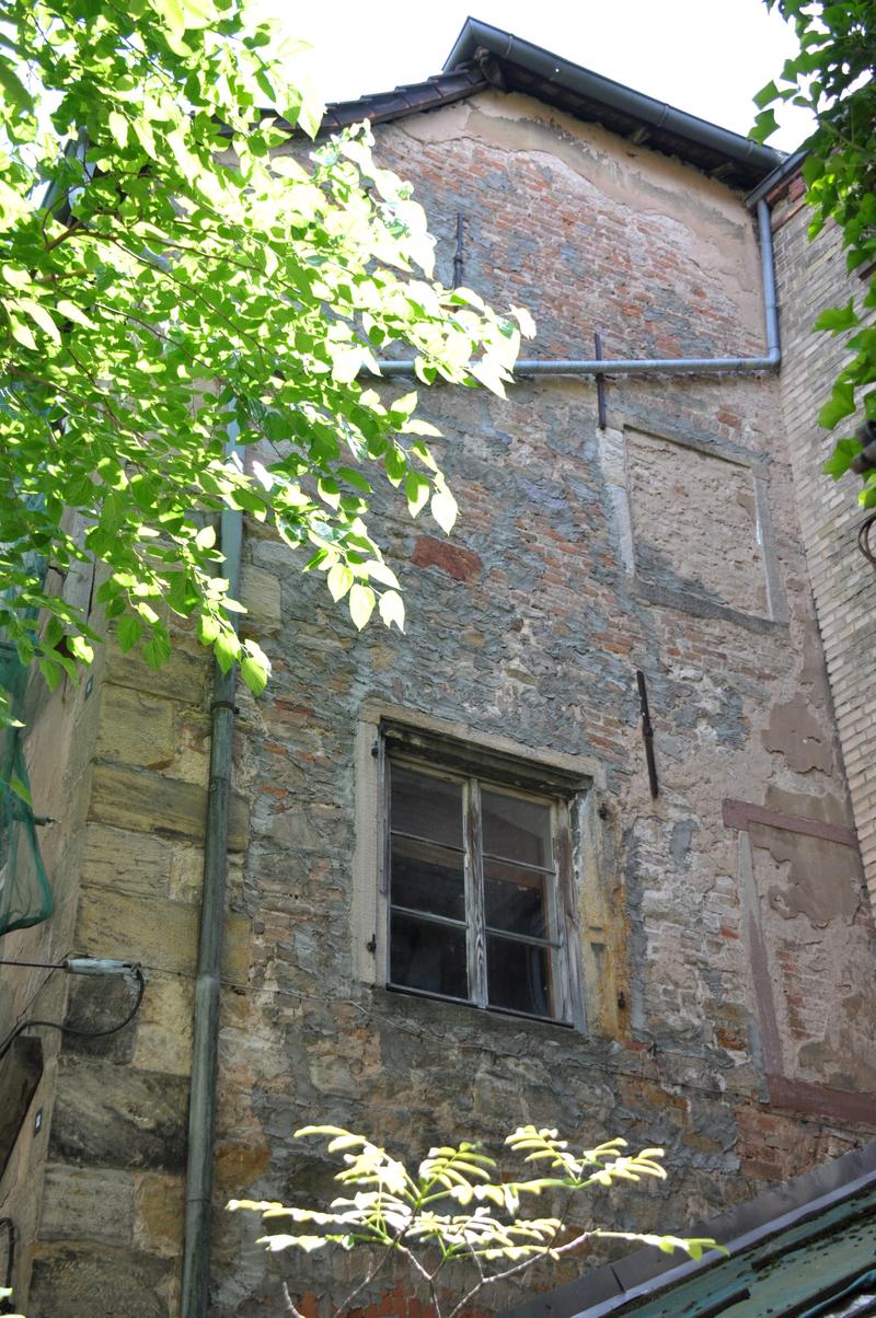 Historisches Kleinod im Herzen der Stadt Landau: Nach langen Jahren der Unsicherheit zeichnet sich jetzt die Rettung des Hauses zum Maulbeerbaum in der Oberen Marktstra&szlig;e ab.