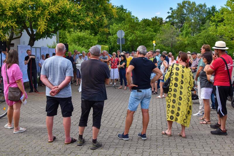 Im Juli fand bereits eine Infoveranstaltung zur Verkehrssituation in der Schneiderstra&szlig;e und der Brandenburger Stra&szlig;e statt. Treffpunkt dieses Mal ist der Dorfplatz in der Queichheimer Hauptstra&szlig;e. 