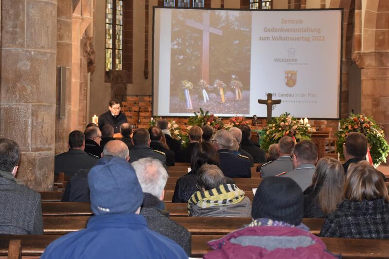 In der Landauer Stiftskirche fand in diesem Jahr die zentrale Gedenkfeier des Landes Rheinland-Pfalz zum Volkstrauertag statt. 