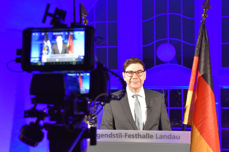 Landaus scheidender OB Thomas Hirsch l&auml;dt am Sonntag, 18. Dezember, zum Abschiedsempfang. 