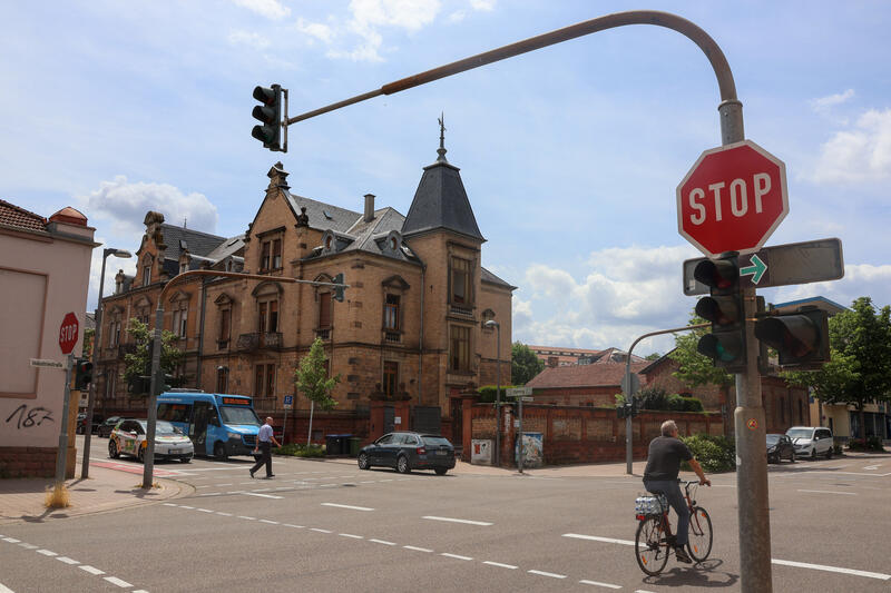 An den Kreuzungen Martin-Luther-Stra&szlig;e, Industriestra&szlig;e und Haardtstra&szlig;e/Nordring werden die Ampelanlagen im Juli umger&uuml;stet. 