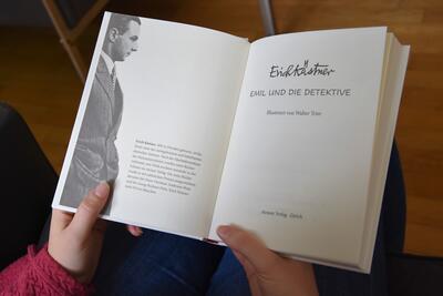 Bild vergr&ouml;&szlig;ern: Ab sofort k&ouml;nnen auch Grundschulklassen und Vorschulgruppen die Vorlesezeit in der Stadtbibliothek buchen.