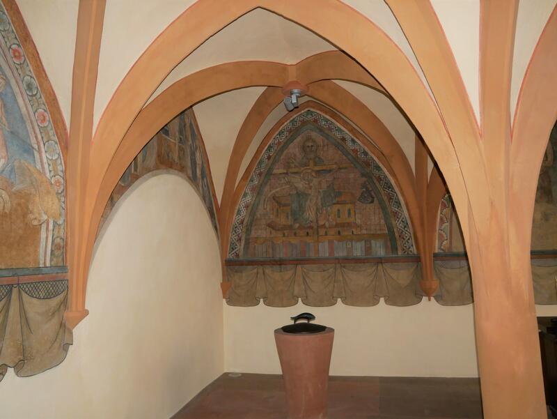 Die Taufkapelle der Protestantischen Stiftskirche Landau mit ihren mittelalterlichen Wandmalereien aus dem 14. Jahrhundert.