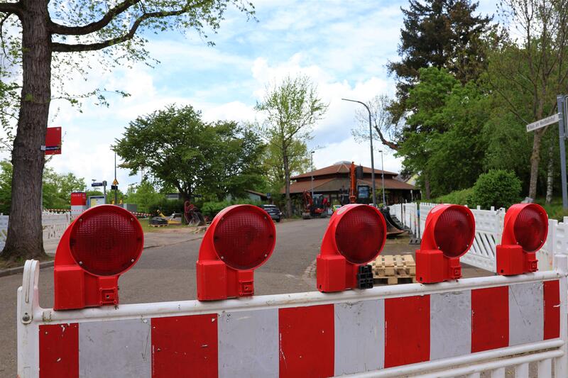 Die Zufahrt zum Haus am Westbahnhof wird aktuell umgebaut. 