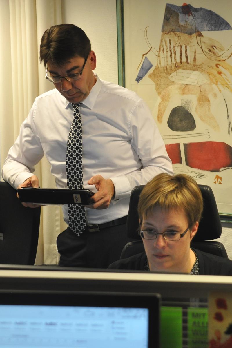 Oberb&uuml;rgermeister Thomas Hirsch und Sekret&auml;rin Sylvia Mattern beim ersten B&uuml;rgerchat Ende vergangenen Jahres.