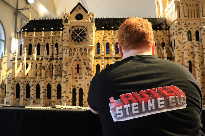 Einfach nur wow: In Landau waren zahlreiche LEGO&reg;-Bauwerke der Lauter Steine-Mitglieder ausgestellt, hier Notre Dame. 