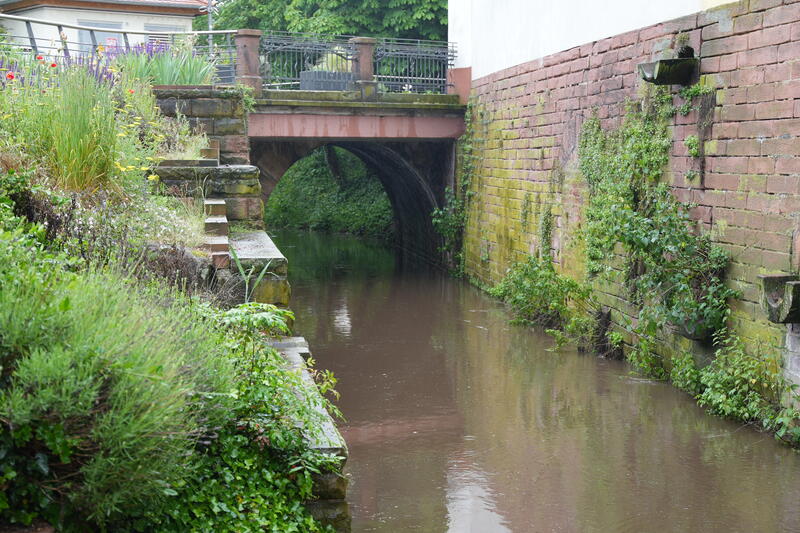 Der Queich - hier ein Bild aus Germersheim - droht nach aktuellem Stand kein gr&ouml;&szlig;eres Hochwasser. 