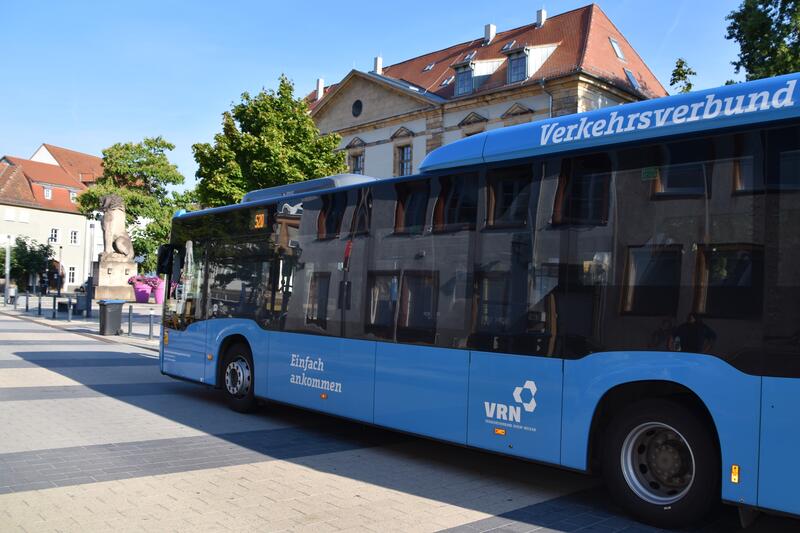 In Landau sind zum Festwochenende zus&auml;tzliche Busse - und Z&uuml;ge - unterwegs.