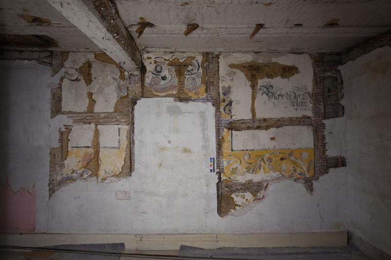 Die Wandmalereien im ersten Obergeschoss des Hauses zum Maulbeerbaum sind nach Expertenmeinung sehr hochwertig und einzigartig in Rheinland-Pfalz. 