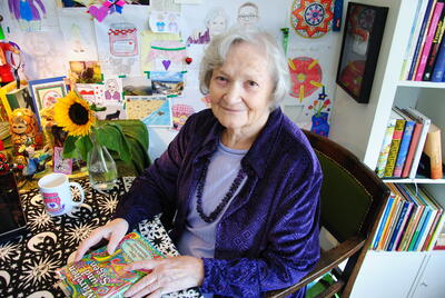 Bild vergr&ouml;&szlig;ern: Die Lesung am 29. August in der Landauer Stadtbibliothek mit Helga Sofie Josefa muss leider ausfallen