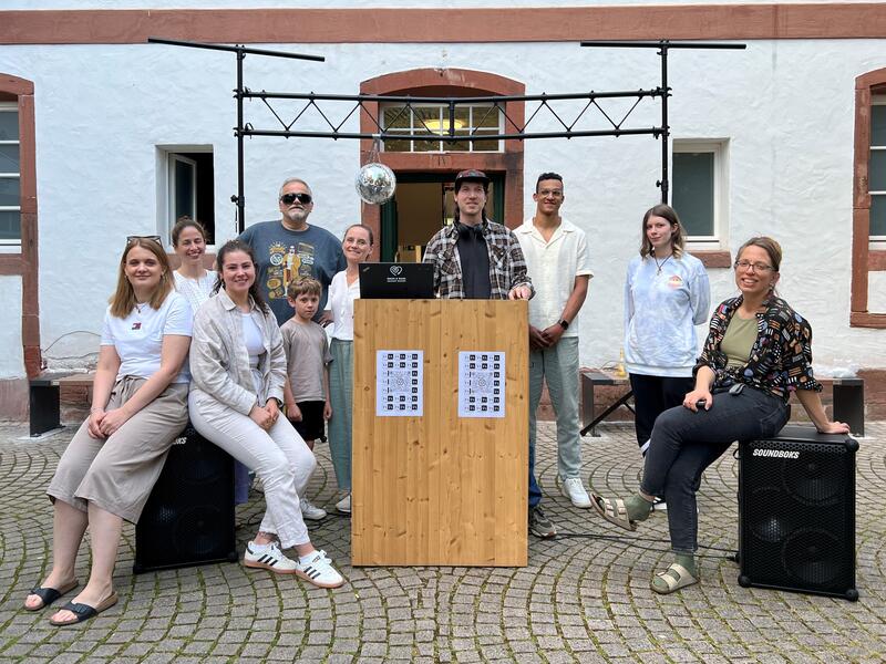Das Team der st&auml;dtischen Jugendf&ouml;rderung, der Jugendbeirat und das DJ Kollektiv &raquo;Rumpel Sound&laquo; freuen sich auf das 1. Landauer Jugend.Kultur.Festival.  