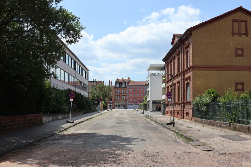 Ab Montag ist die Landauer Glacisstra&szlig;e im Abschnitt zwischen Bismarckstra&szlig;e und Cornichonstra&szlig;e wegen Tiefbauarbeiten voll gesperrt. 