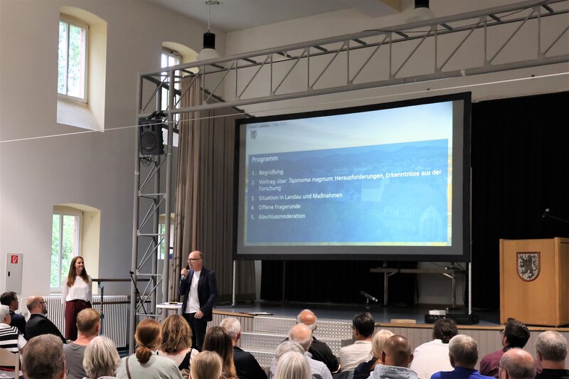 Rund 200 Interessierte besuchten die Informationsveranstaltung in der Kinck'schen M&uuml;hle in Landau-Godramstein. 
