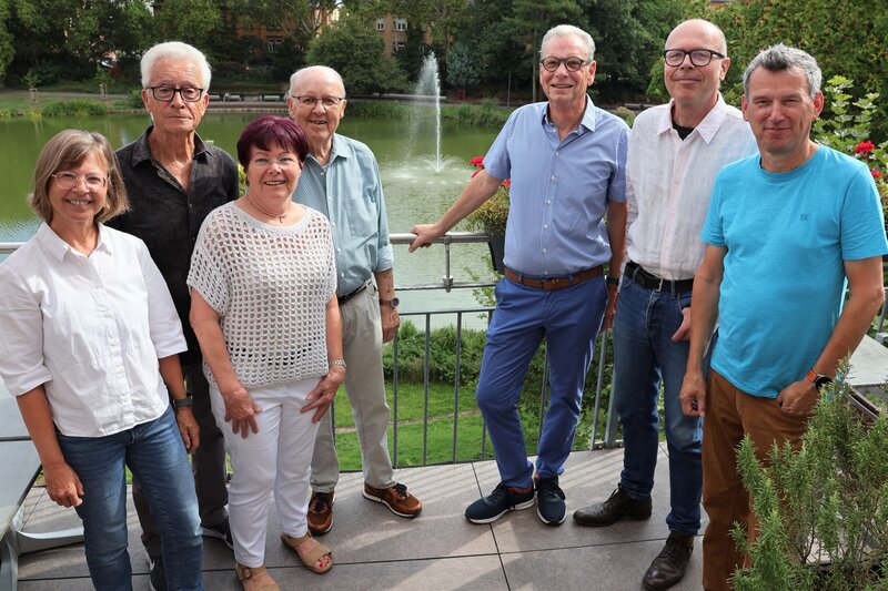 Haben die neue Font&auml;ne offiziell eingeweiht: Sabine Klein (Leiterin der Gr&uuml;nfl&auml;chenabteilung im Umweltamt der Stadt Landau), Frank Hetzer, Erika Stein und G&uuml;nter Haas (erweiterter Vorstand des Freundeskreises), Bernd Schmidt (stellvertretender Vorsitzende