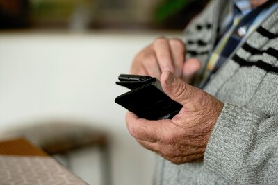 Bild vergr&ouml;&szlig;ern: Wie kann K&uuml;nstliche Intelligenz &auml;lteren Menschen helfen, m&ouml;glichst lange selbstbestimmt zu leben?