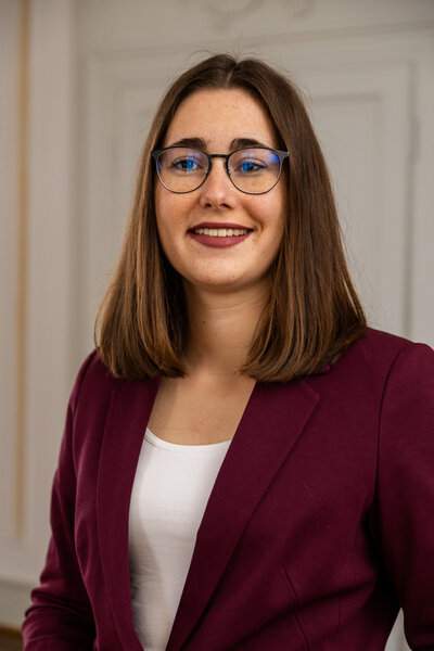 Bild vergr&ouml;&szlig;ern: Beigeordnete Lena D&uuml;rphold erg&auml;nzt die Gesch&auml;ftsf&uuml;hrung der Stadtholding Landau in der Pfalz GmbH.