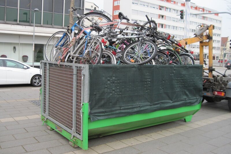 Hunderte Fahrr&auml;der wurden in den vergangenen Jahren vom Hauptbahnhof und anderen Teilen der Stadt abtransportiert und auf einen Lagerplatz gebracht. 