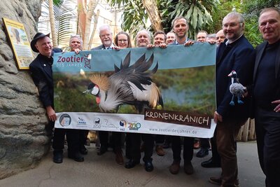 Bild vergr&ouml;&szlig;ern: Kampagnenpartner und -unterst&uuml;tzer bei der Vorstellung des Zootiers des Jahres 2026 im Zoo Dresden.
