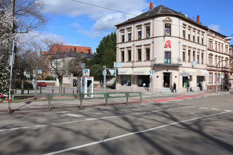 Am Westbahnhof entsteht eine neue Verkehrsf&uuml;hrung, die vor allem die Situation f&uuml;r Radfahrinnen und Radfahrer verbessert. 