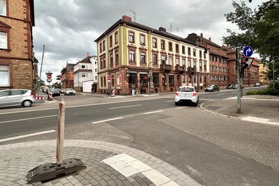 Bild vergr&ouml;&szlig;ern: An der Kreuzung Rheinstra&szlig;e/Ludowicistra&szlig;e wird ab 11. Mai die neue Ampelanlage installiert.
