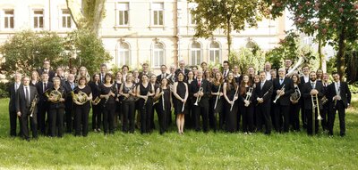 Bild vergr&ouml;&szlig;ern: Die Stadtkapelle Landau sorgt beim dritten Sonntagskonzert im Goethepark f&uuml;r den musikalischen Auftakt der F&ecirc;te de la Musique.