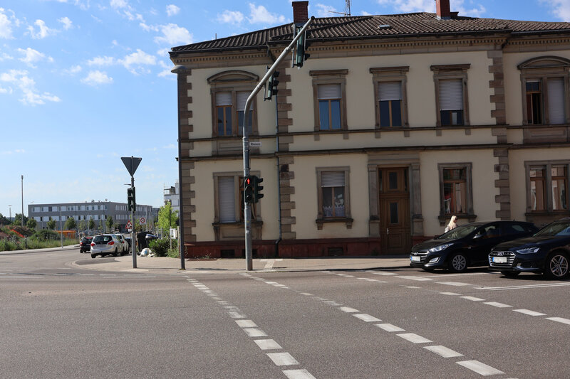 Eine Ampelst&ouml;rung an der Kreuzung Rheinstra&szlig;e/Maximilianstra&szlig;e sorgt aktuell f&uuml;r Verkehrsbeeintr&auml;chtigungen. 