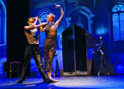 Bild vergr&ouml;&szlig;ern: &raquo;Snow White and the Dark Queen&laquo;: Mitglieder des Freundeskreises erhalten exklusive Einblicke in die Arbeit der Delattre Dance Company - inklusive Balletttraining und K&uuml;nstlergespr&auml;ch.