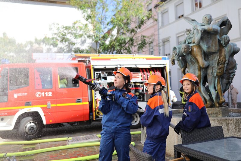 Die sieben Landauer Jugendfeuerwehren stellten jetzt bei ihrer gemeinsamen Jahresinspektions&uuml;bung ihr K&ouml;nnen unter Beweis.