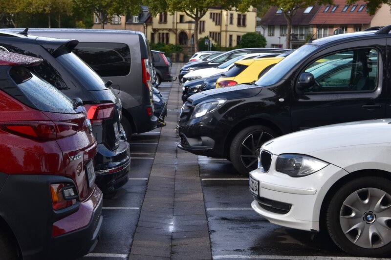 Wegen des Herbstmarkts steht der Alte Me&szlig;platz nicht als Parkplatz zur Verf&uuml;gung. 