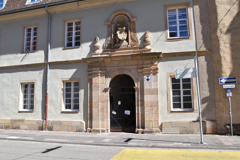 Der Zugang zum Kreuzgang in der Landauer K&ouml;nigstra&szlig;e ist aktuell versperrt.