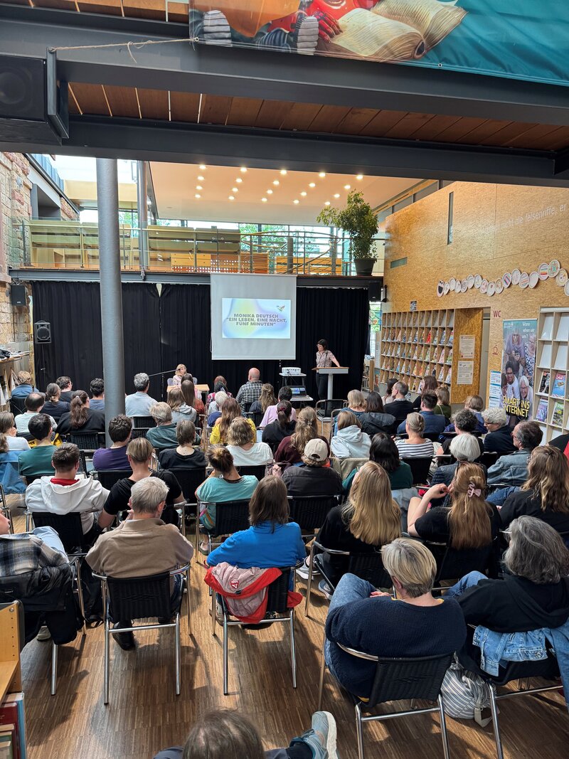 Das Netzwerk Queere S&uuml;dpfalz sucht Autor*innen, die Lust haben, ihre Kurzgeschichten, Gedichte oder Spoken-Word-Beitr&auml;ge zum Thema &raquo;Hoffnung&laquo; bei der Lesenacht der Vielfalt live auf die B&uuml;hne zu bringen. 