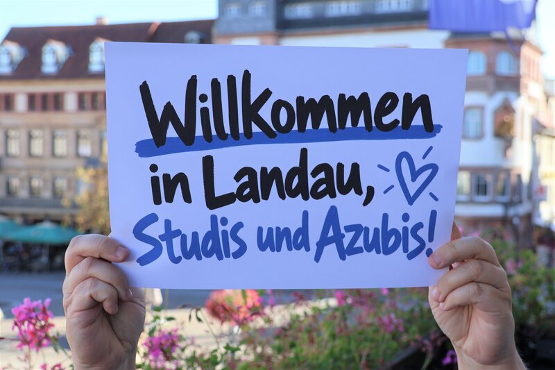 Willkommen in Landau, liebe Studis und Azubis!