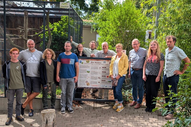 Das &raquo;Kiebitzteam&laquo;, darunter die Elfriede-und-Joachim-Steinbacher-Preistr&auml;ger, Kurt Belzer (2. von links), Gerardo Unger Lafourcade (6. von links) und Dr. Jens-Ove Heckel (7. von links). 