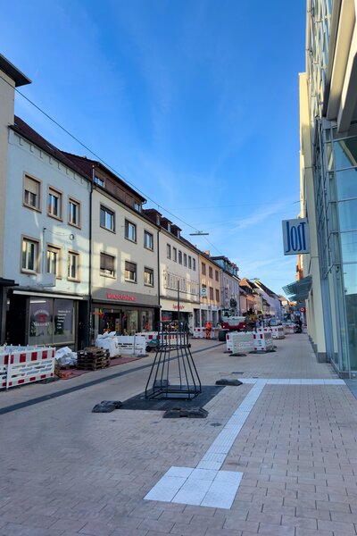 Bild vergr&ouml;&szlig;ern: Gute Nachrichten aus der K&ouml;nigstra&szlig;e: Ab sofort ist der gesamte Abschnitt zwischen Bachgasse und Rosengasse wieder begehbar.