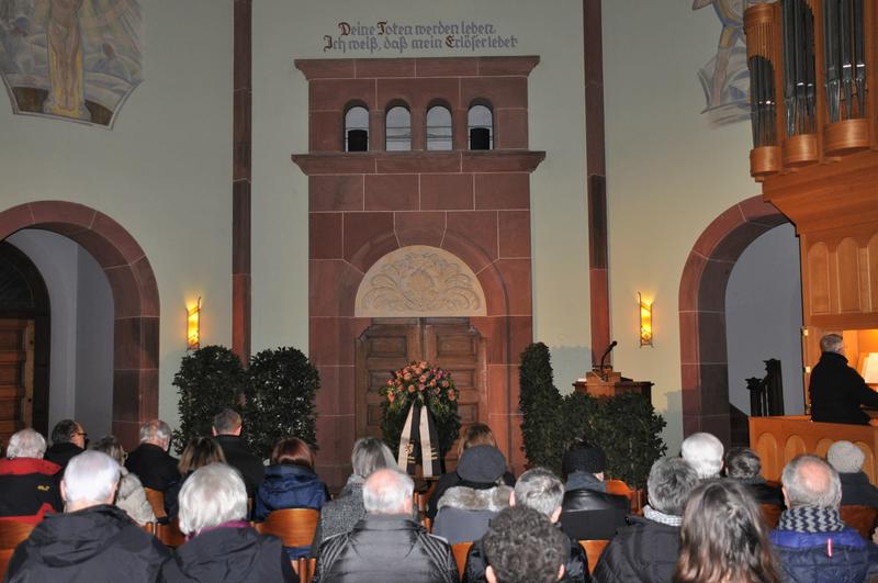 Auch in diesem Jahr luden die Stadt Landau, der Verein f&uuml;r Volksbildung und Jugendpflege und die Gesellschaft f&uuml;r christlich-j&uuml;dische Zusammenarbeit am Jahrestag der Befreiung des Konzentrationslagers Auschwitz zu einer Gedenkstunde in die Kapelle des Hau