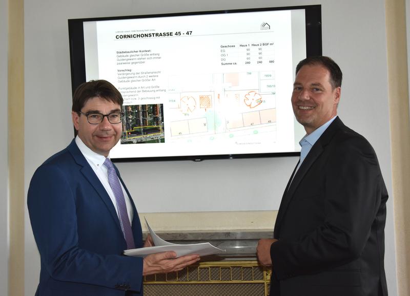 Im Fr&uuml;hjahr kommenden Jahres will das Geb&auml;udemanagement der Stadt Landau (GML) mit dem Bau neuer Wohnungen beginnen. Dar&uuml;ber informieren jetzt Oberb&uuml;rgermeister Thomas Hirsch (l.) und GML-Werkleiter Michael G&ouml;tz. 