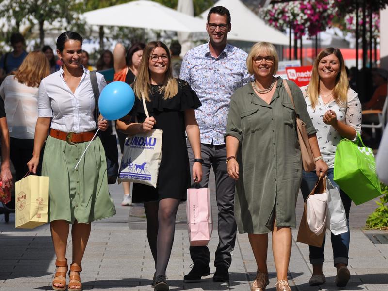 Besonderes Shopping-Erlebnis: Die Menschen gehen gerne in der attraktiven Landauer Innenstadt einkaufen. 