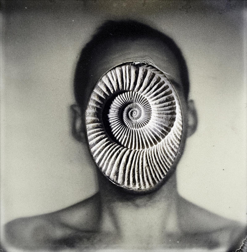 Der New Yorker Christopher Manning, hier sein Bild &raquo;Self portrait with mask&laquo;, ist einer der K&uuml;nstler, die bei der Ausstellung &raquo;Der Zauber der Verwandlung&laquo; in der St&auml;dtischen Galerie Villa Streccius in Landau ausstellen. 