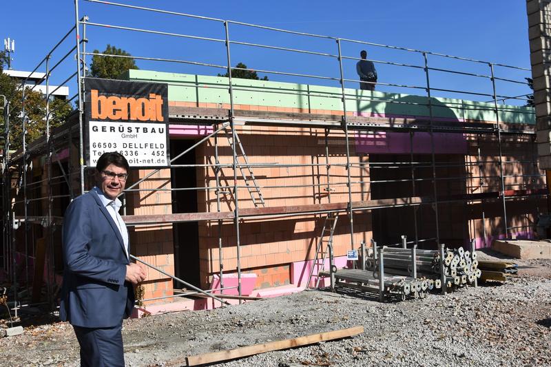 Das Hospiz in Tr&auml;gerschaft der Diakonissen Speyer-Mannheim, das aktuell auf dem Gel&auml;nde des Landauer Bethesda entsteht, ist ein Herzensprojekt des Landauer Oberb&uuml;rgermeisters Thomas Hirsch, der zugleich Vorsitzender des F&ouml;rdervereins &raquo;Ein Hospiz f&uuml;r LD-S&Uuml;