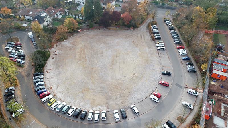 Der R&uuml;ckbau der Landauer Rundsporthalle ist abgeschlossen. Auf dem Areal sollen nun 50 bis 60 Wohneinheiten entstehen.  