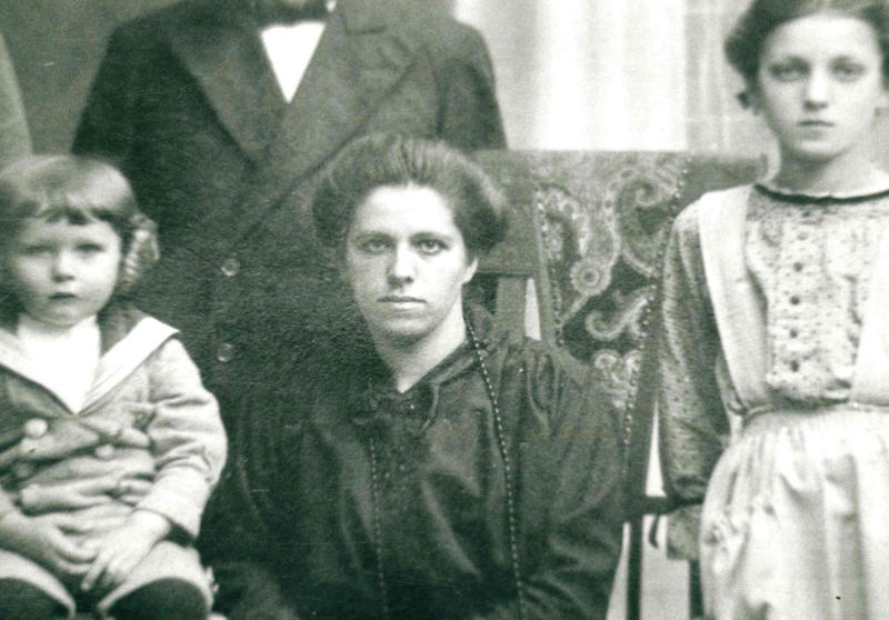 &raquo;Heraus mit dem Frauenwahlrecht - Frauen haben die Wahl&laquo;: Katharina Peters war eine der ersten vier Landauer Stadtr&auml;tinnen, gew&auml;hlt bei der Kommunalwahl 1920 nach Einf&uuml;hrung des allgemeinen Wahlrechts. 
