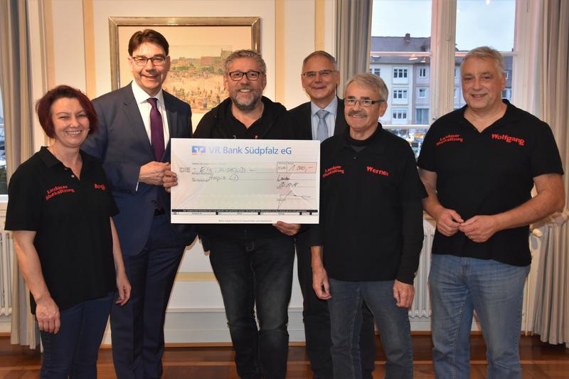 Gemeinsam stark f&uuml;r das geplante station&auml;re Hospiz in Landau: Angelika Bosch vom Verein Herzenssache, OB Thomas Hirsch, Pirmin Roth, Vorsitzender des Vereins Herzenssache, Dieter Lang, Gesch&auml;ftsf&uuml;hrer von Diakonissen Bethesda Landau, Werner Bosch vom Vere