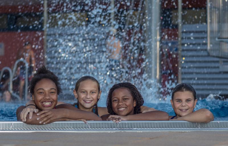 Der Familienpass der Stadt Landau erm&ouml;glicht auch 2019 zahlreiche Preisnachl&auml;sse und Verg&uuml;nstigungen f&uuml;r Familien. So wird etwa auf den Eintritt ins Freibad Am Prie&szlig;nitzweg ein Rabatt gew&auml;hrt. 