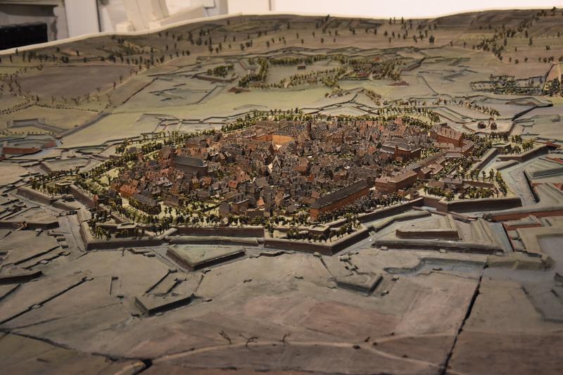 Herzst&uuml;ck des neuen Museums f&uuml;r Stadtgeschichte ist das historische Festungsmodell, das f&uuml;r die Neuer&ouml;ffnung aufw&auml;ndig restauriert wurde.  