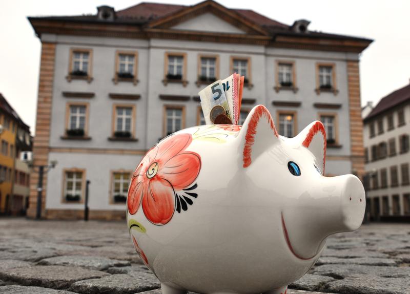 Landau muss sparen: Die ADD h&auml;lt die Stadt an, den derzeitigen Sparkurs beizubehalten und alle verbliebenen Einnahmem&ouml;glichkeiten auszusch&ouml;pfen. Bereits im laufenden Haushaltsjahr muss die Stadt 100.000 Euro im Teilhaushalt 15 (&raquo;Freiwillige Leistungen&laquo;) e