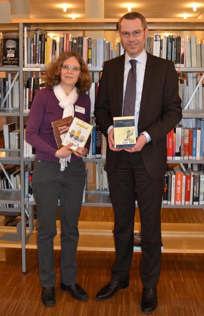 B&uuml;rgermeister und Kulturdezernent Dr. Maximilian Ingenthron stellte nun gemeinsam mit der Leiterin der Stadtbibliothek, Amelie Goller, den Bericht f&uuml;r das Jahr 2016 vor.