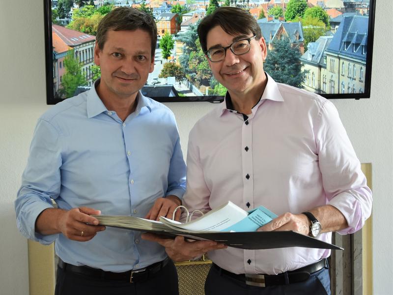 Vor-Ort-Austausch im Landauer Rathaus: Oberb&uuml;rgermeister Thomas Hirsch (r.) und CDU-Fraktionschef Christian Baldauf. 